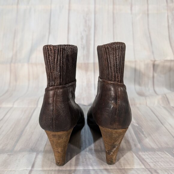 Frye Women's Brown Leather Corby Side Zip Ruched Wedge Ankle Boot Size 8M - Picture 8 of 12